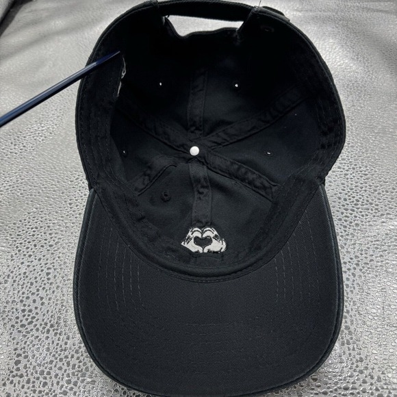 Disney Parks Mickey Mouse Hand Heart Black Dri-Fit Baseball Hat Park Exclusive - Picture 2 of 5